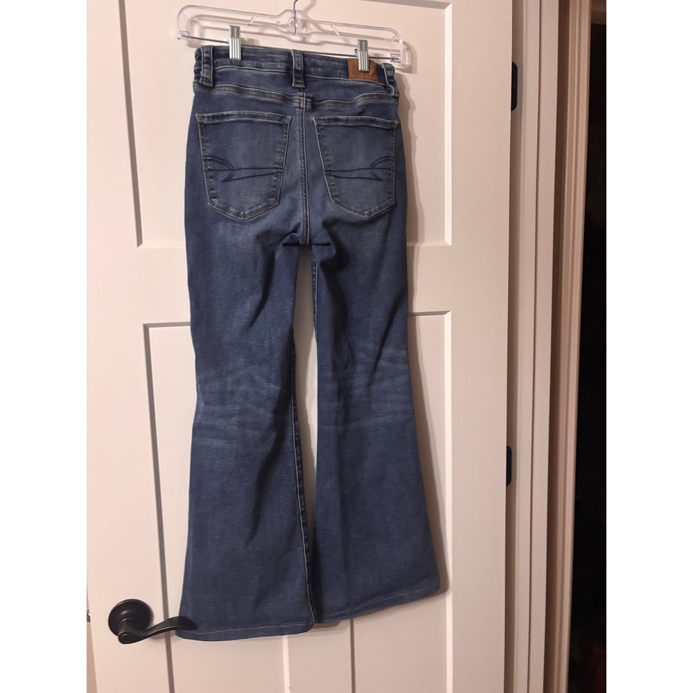 American Eagle Super High-Rise Flare Jeans Medium Wash Utility Patch Pocket 2S - Picture 5 of 10